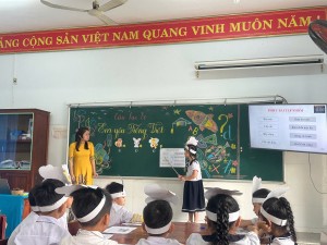 Sinh hoạt câu lạc bộ “Em yêu Tiếng Việt” và câu lạc bộ “Âm nhạc”