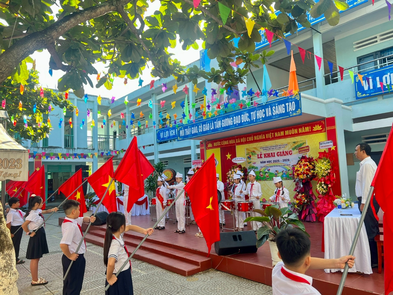 chào cờ
