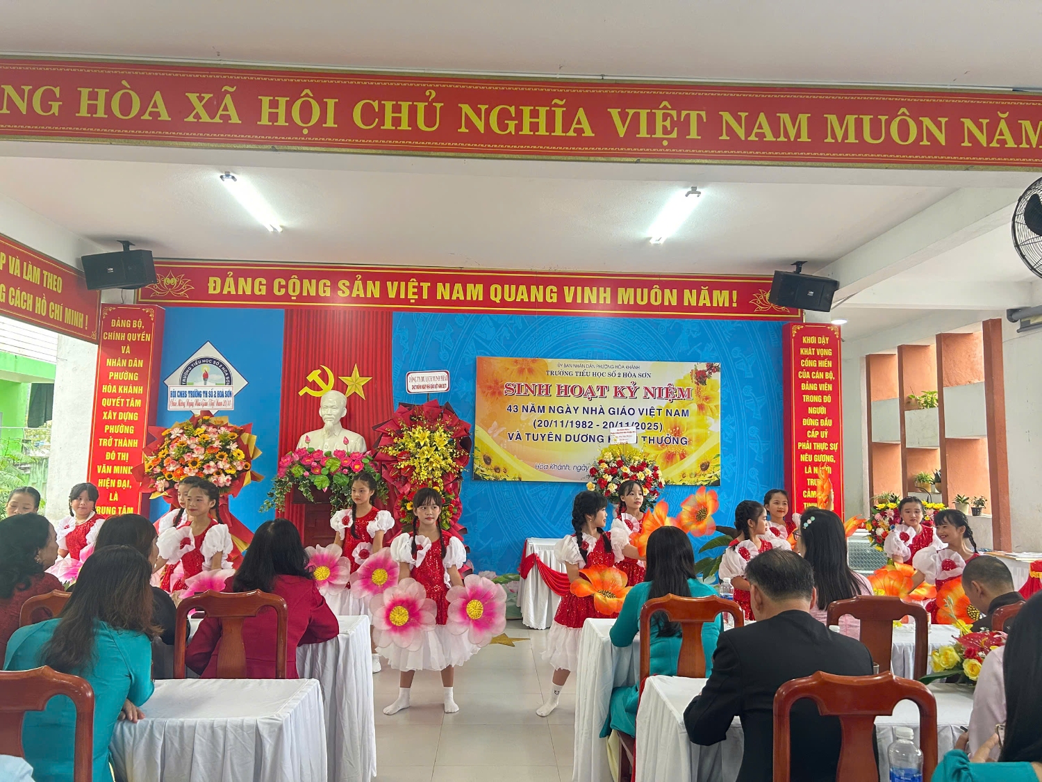 Sinh hoạt kỷ niệm ngày 20-11
